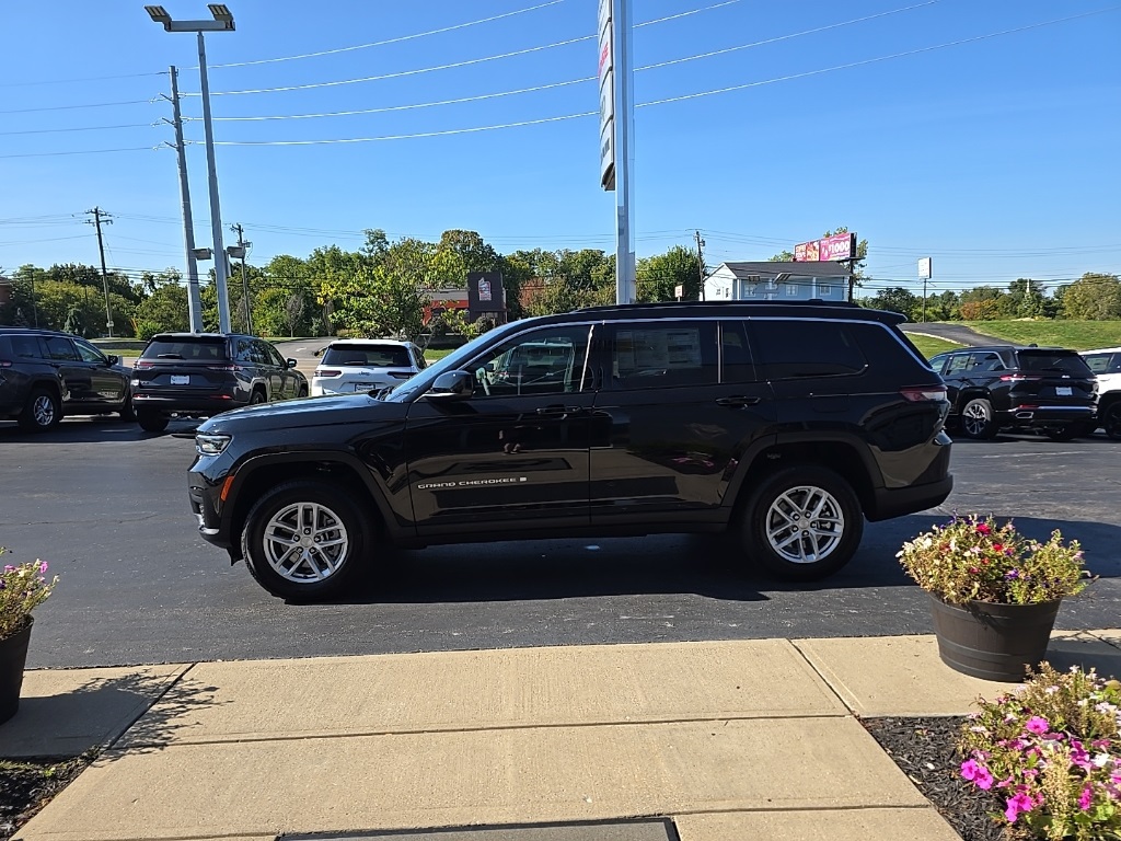 2025 Jeep Grand Cherokee Laredo X photo 5
