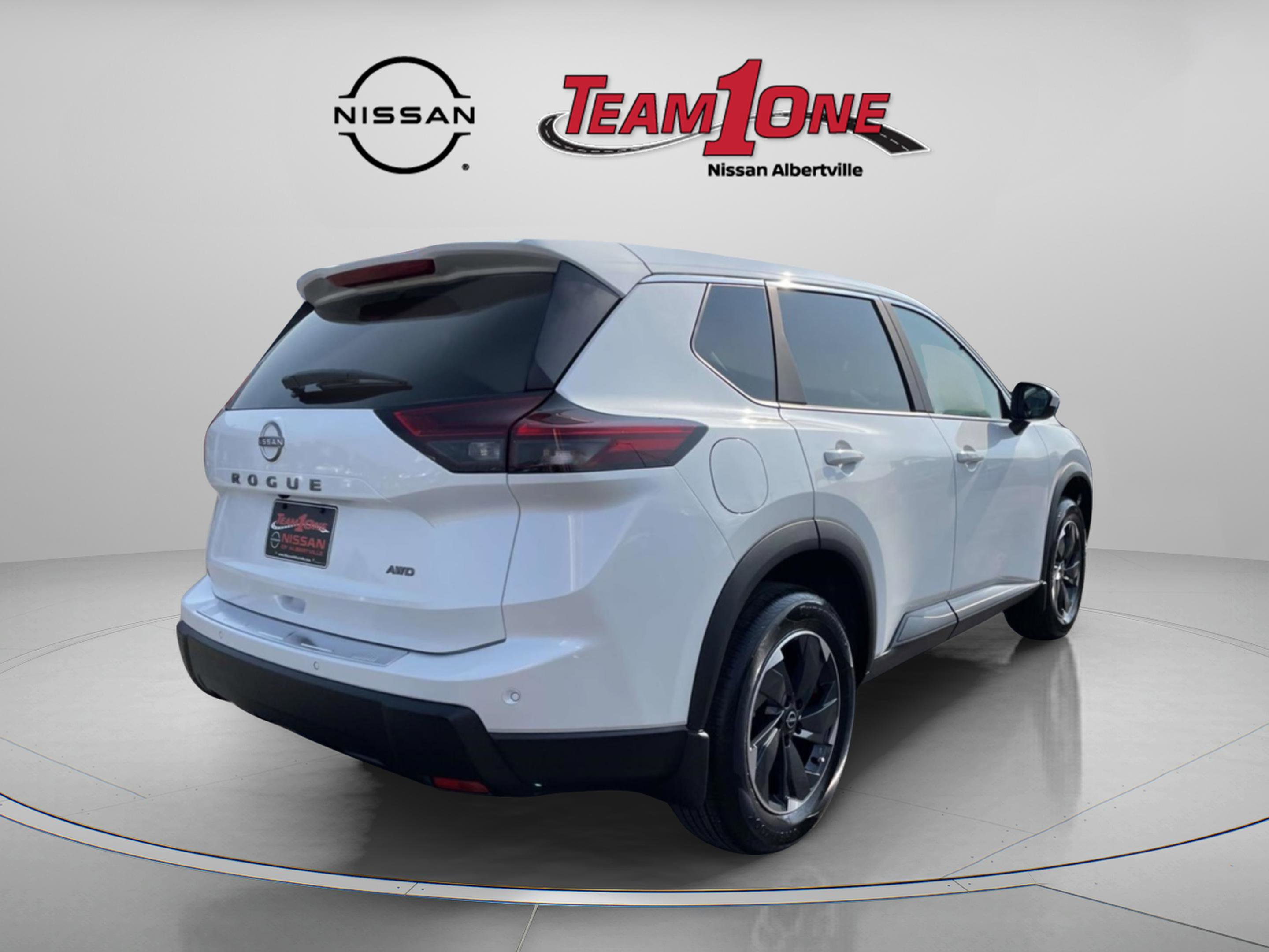 2026 Nissan Rogue SV AWD photo 5