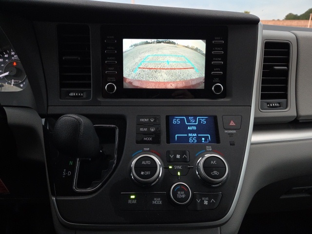 2020 Toyota Sienna L photo 28