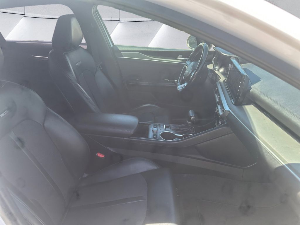 2022 Kia K5 GT-Line photo 12
