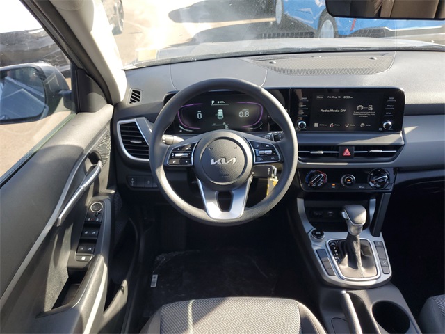 2025 Kia Seltos LX photo 22