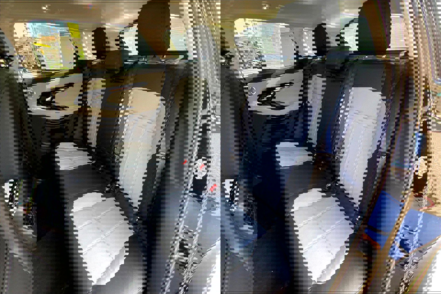 2024 Land Rover Range Rover Evoque Dynamic SE photo 18