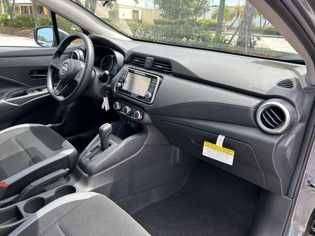2025 Nissan Versa S photo 30