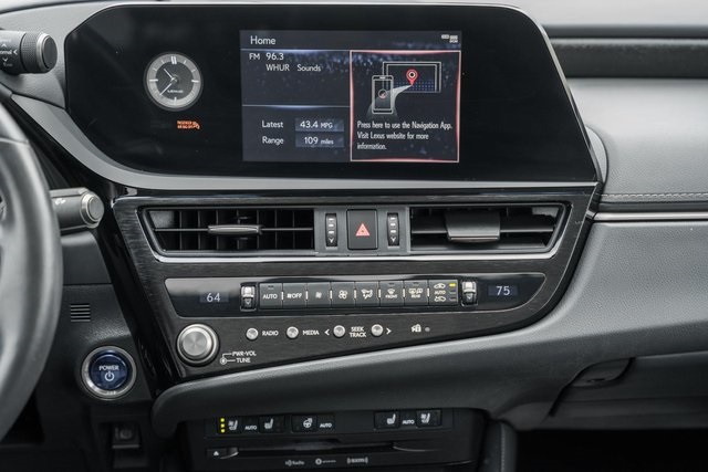 2022 Lexus ES 300h photo 16