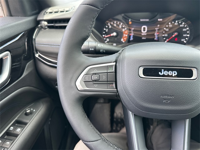2025 Jeep Compass Latitude photo 35