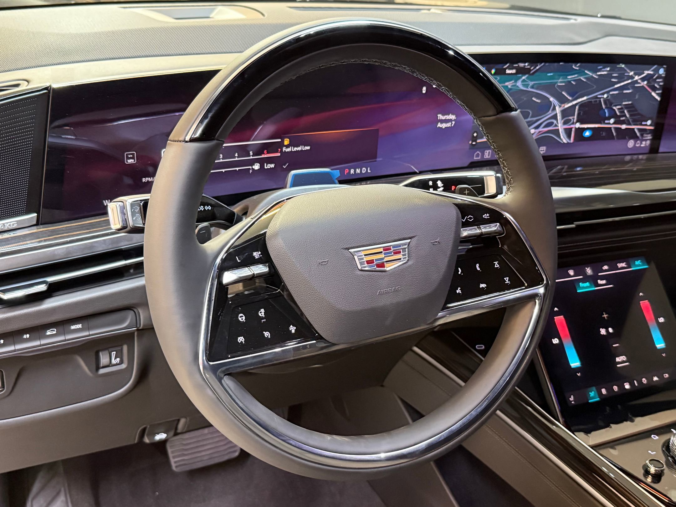 2025 Cadillac Escalade ESV Luxury photo 12