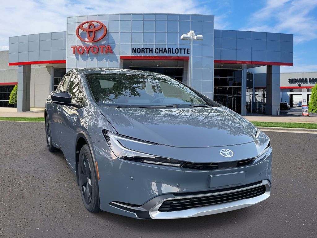 2026 Toyota Prius SE's photo