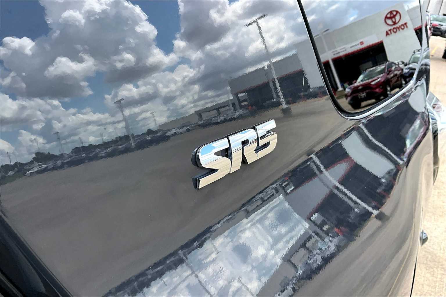 2024 Toyota 4Runner SR5 photo 9