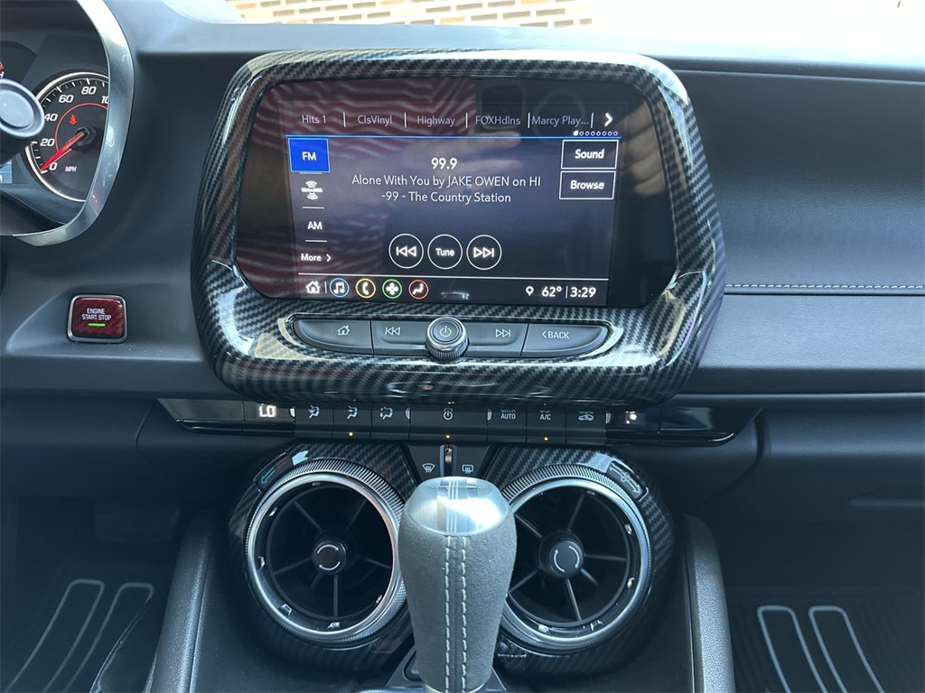 2022 Chevrolet Camaro LT1 photo 3