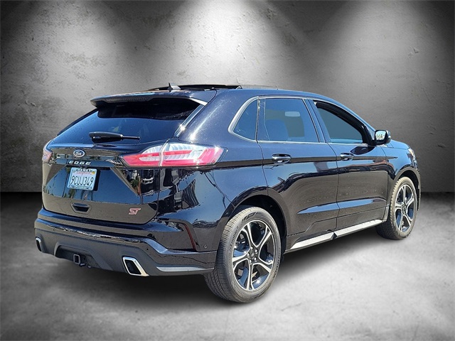 2022 Ford Edge ST photo 2