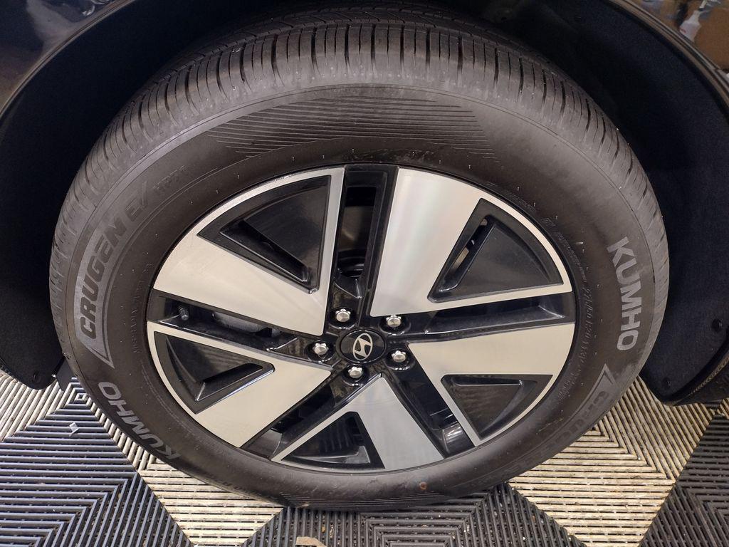 2026 Hyundai Ioniq SEL photo 5