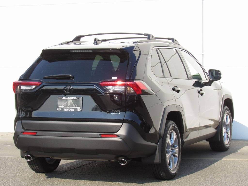 2025 Toyota RAV4 Hybrid XLE photo 6