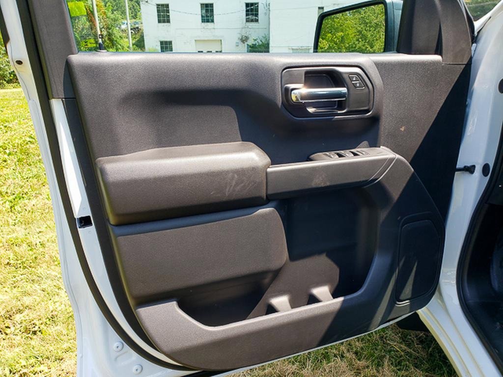 2025 Chevrolet Silverado 1500 photo 9