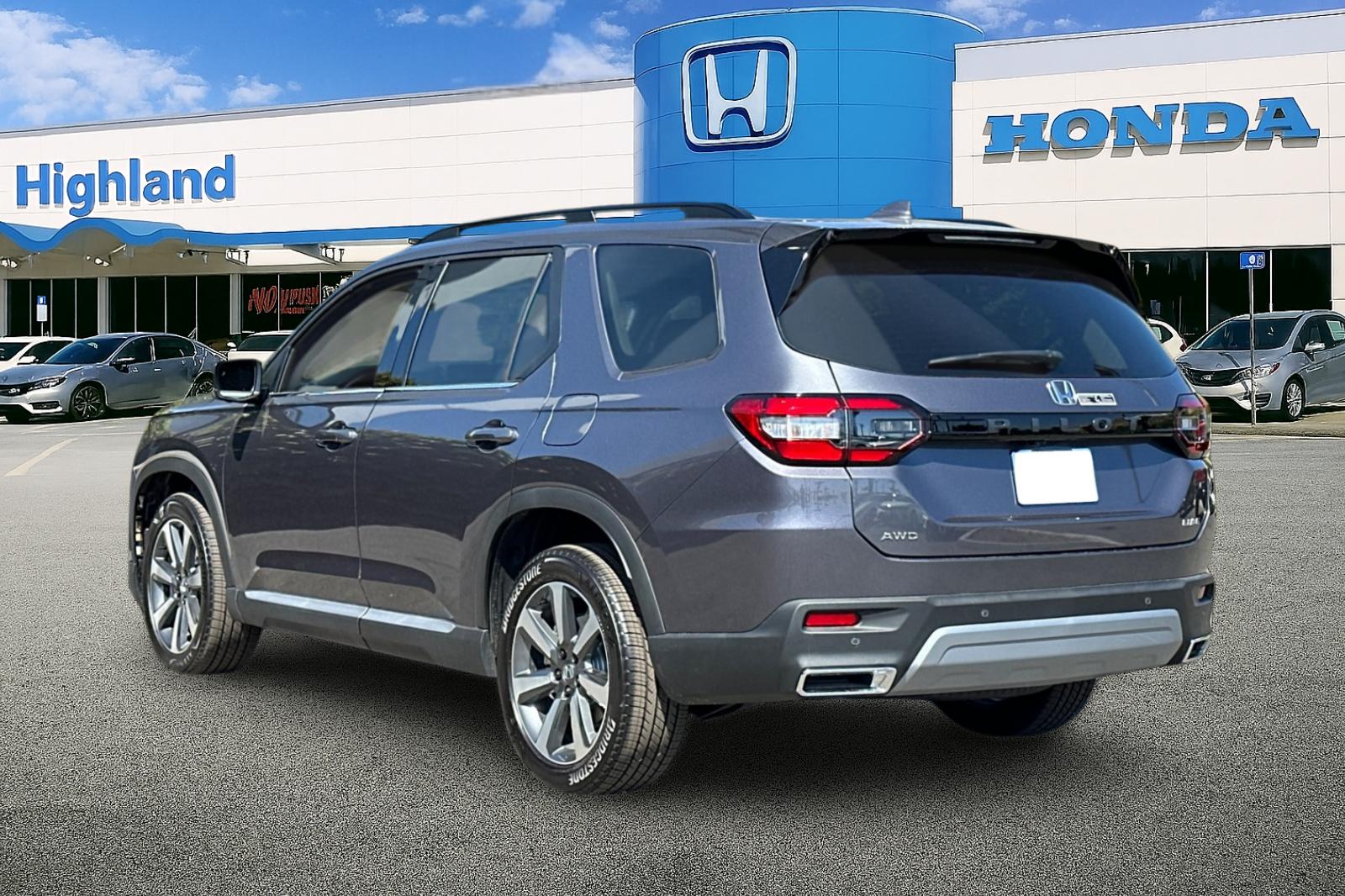 2025 Honda Pilot Elite photo 3