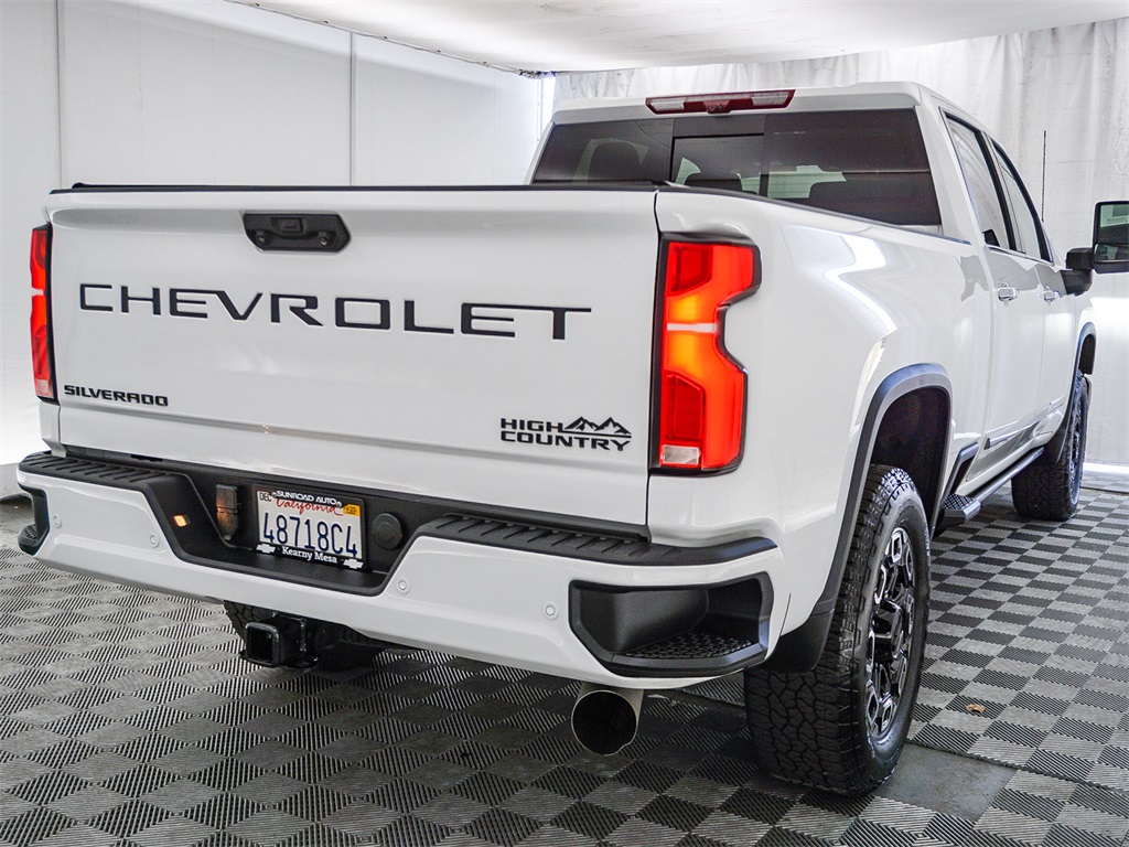 2025 Chevrolet Silverado 2500HD High Country photo 8