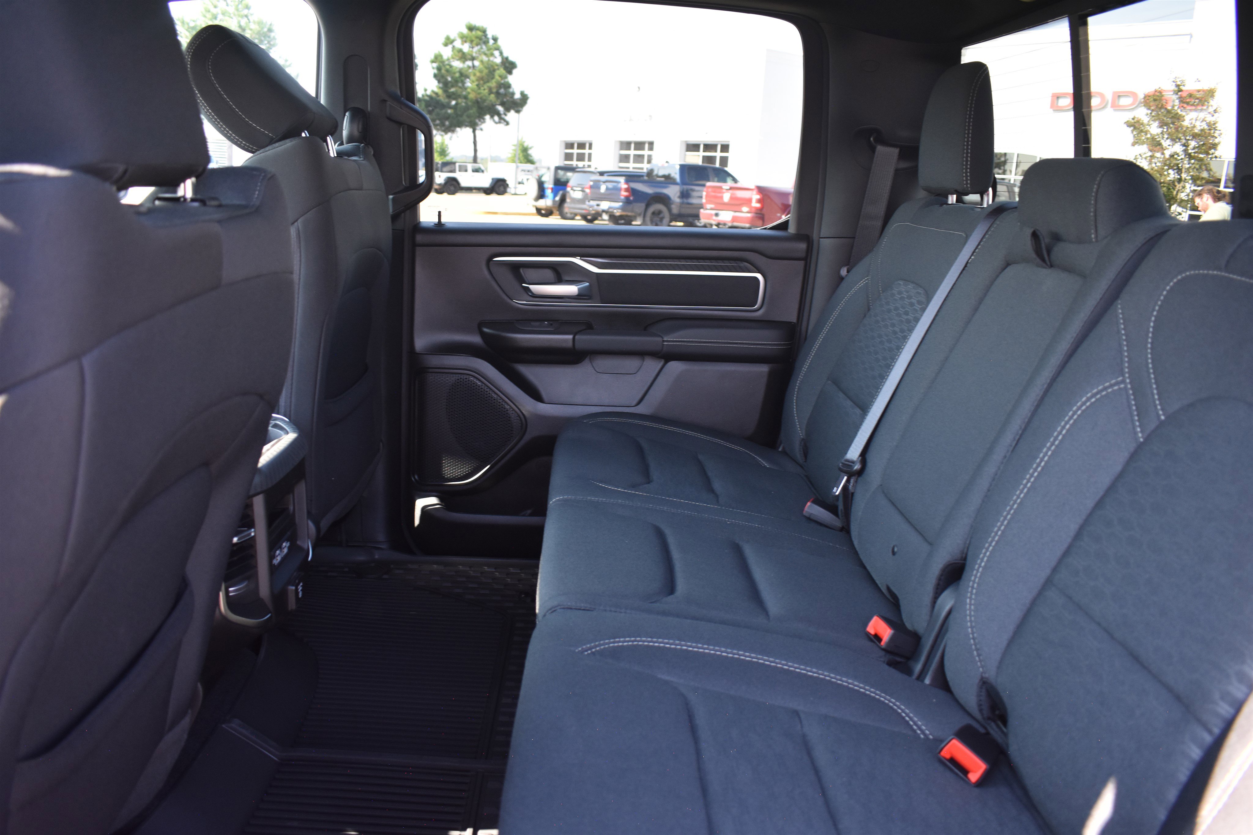 2025 Ram 1500 Big Horn photo 5