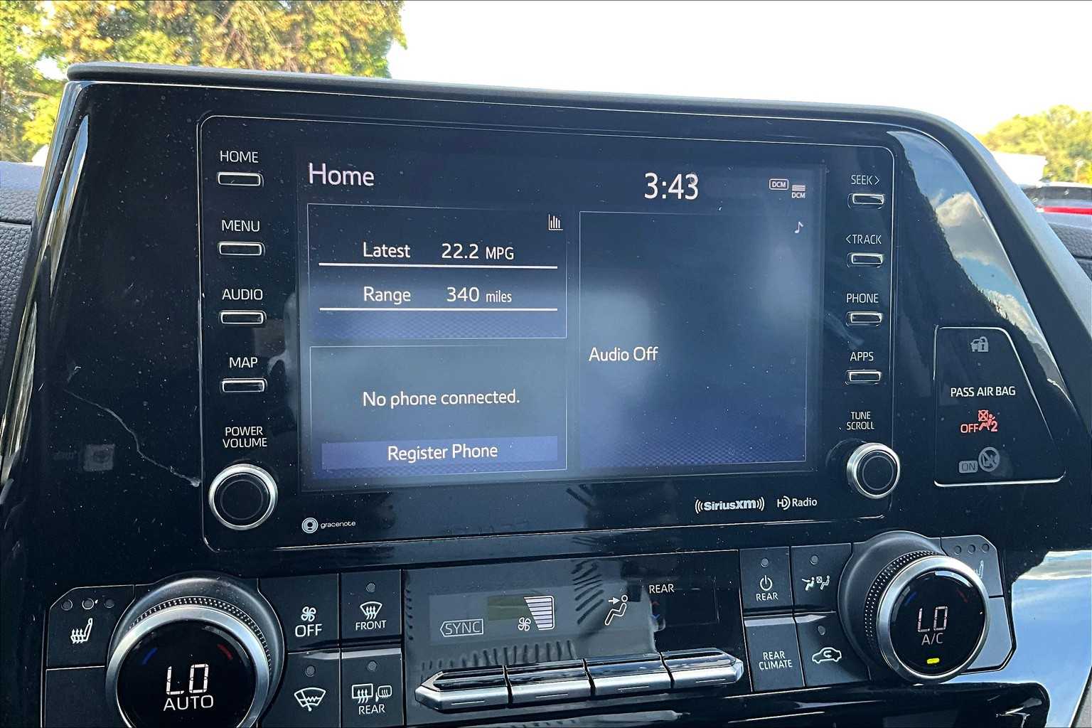 2022 Toyota Highlander XLE photo 32
