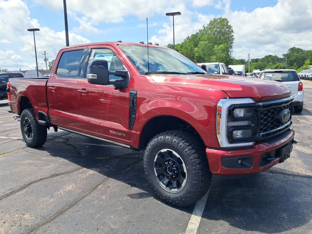 2025 Ford F-350 Lariat photo 3