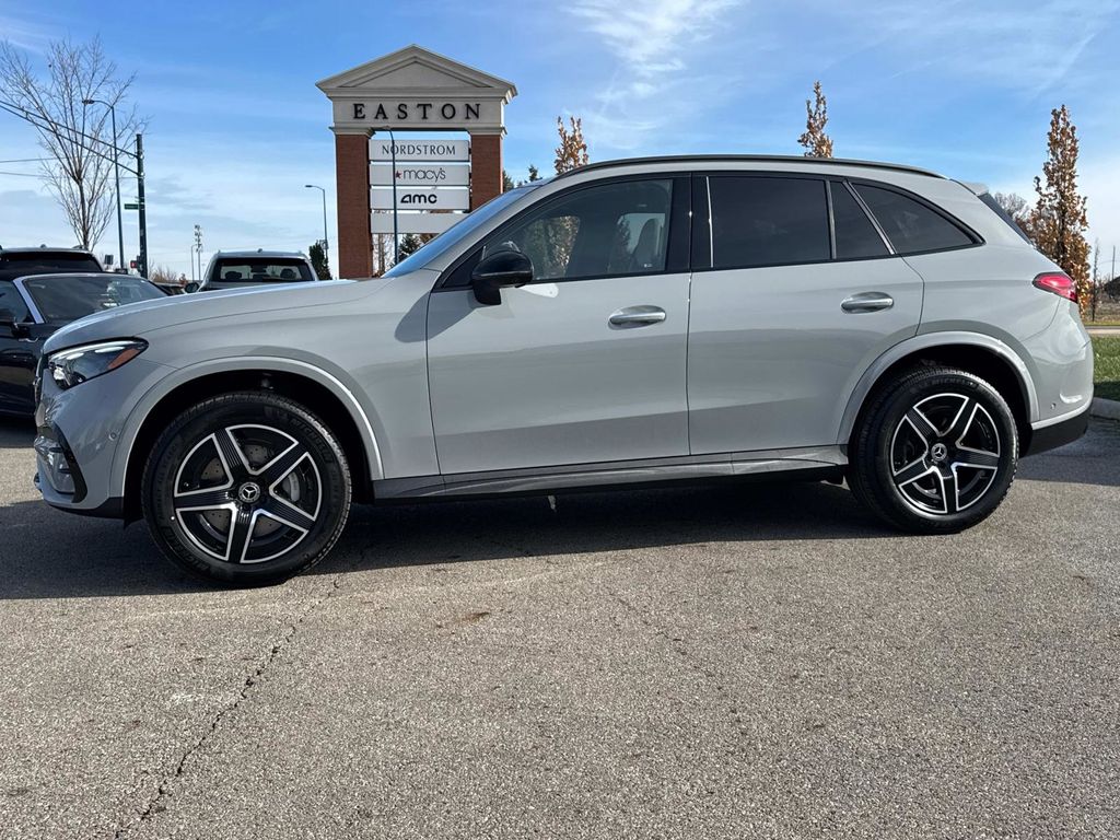 2026 Mercedes Benz GLC 300 4MATIC photo 2