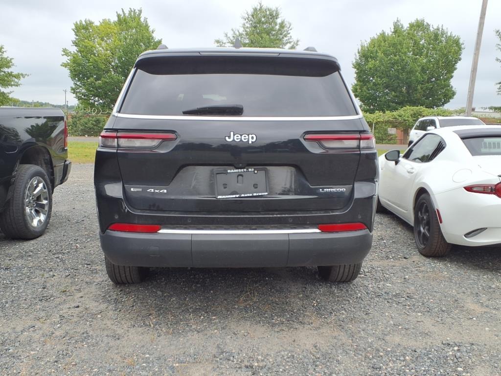 2022 Jeep Grand Cherokee Laredo photo 6