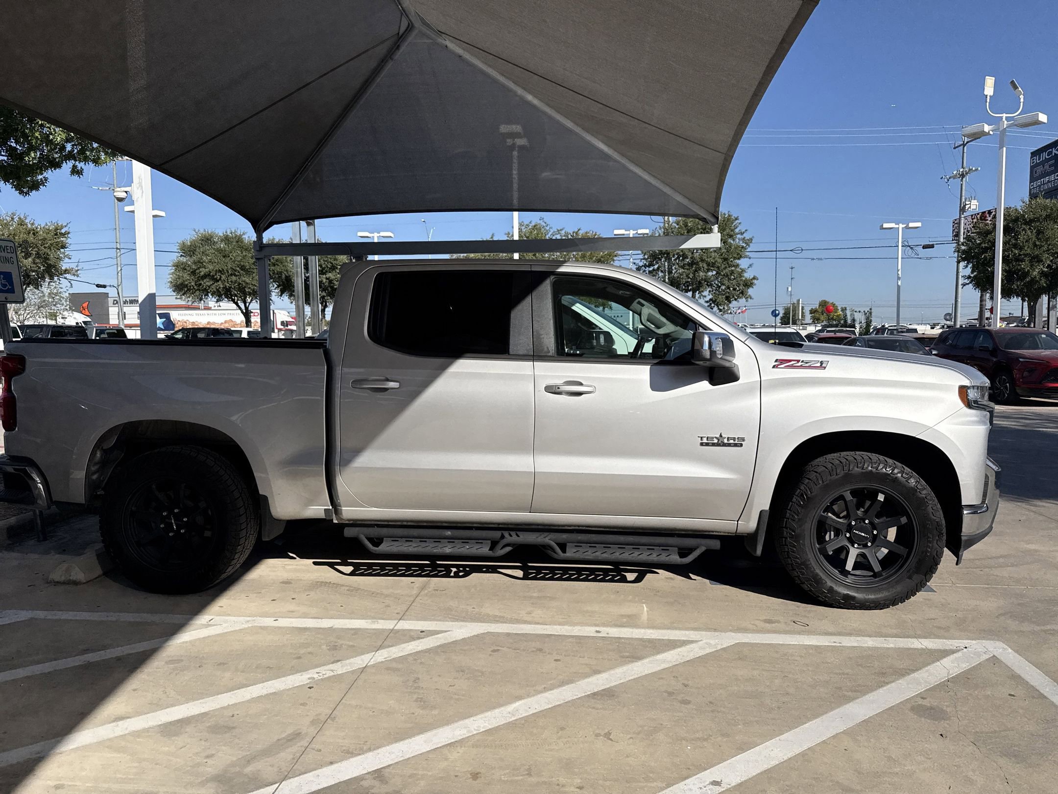 2020 Chevrolet Silverado 1500 LT photo 4