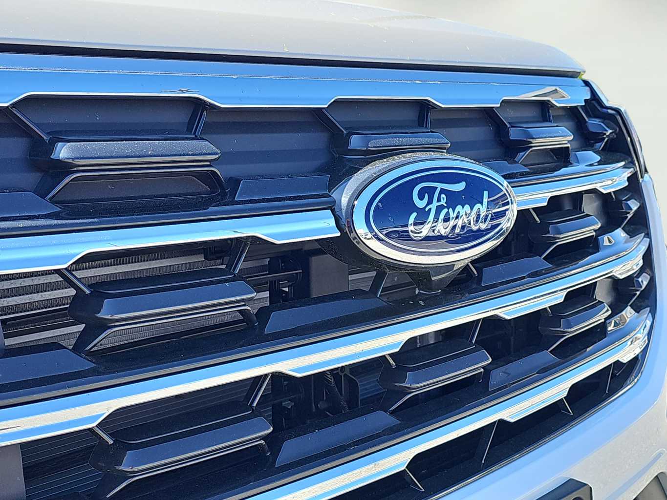 2025 Ford Explorer photo 12