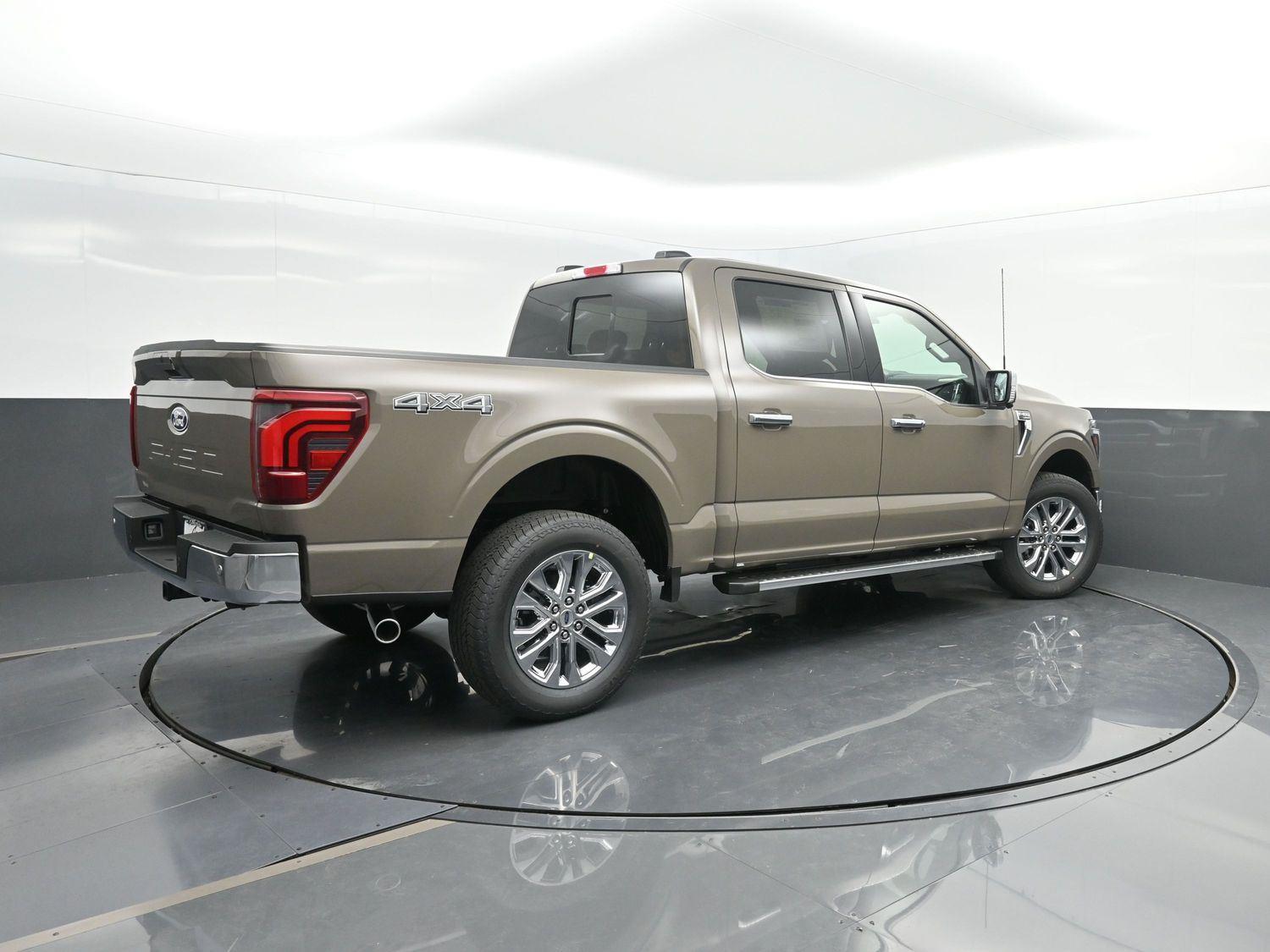 2025 Ford F-150 Lariat photo 2