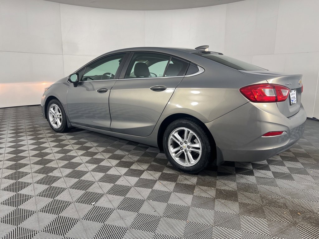 2018 Chevrolet Cruze LT photo 3