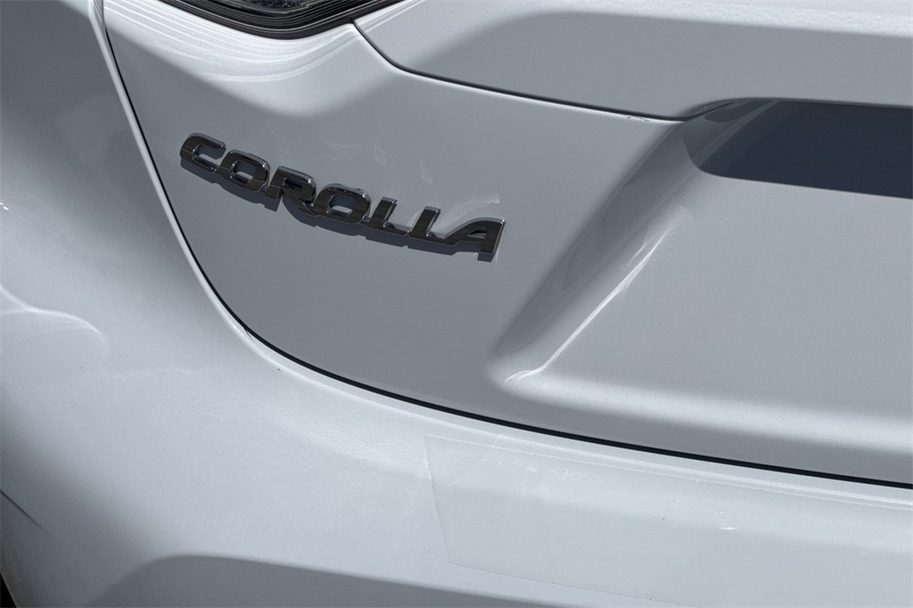 2023 Toyota Corolla LE photo 30
