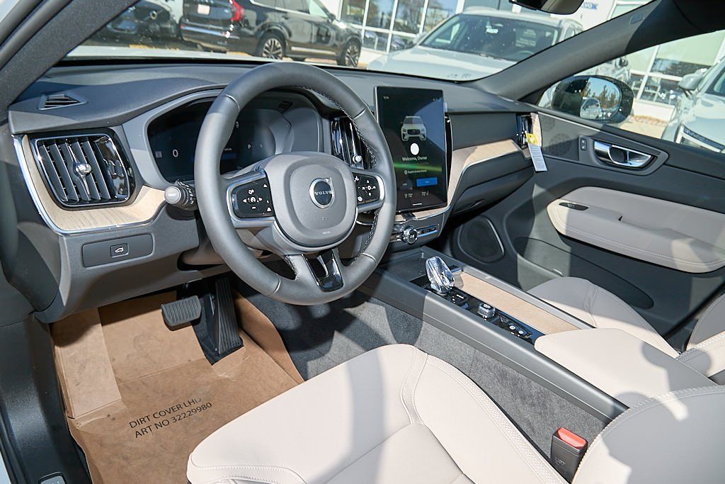 2026 VOLVO XC60 - Image 11