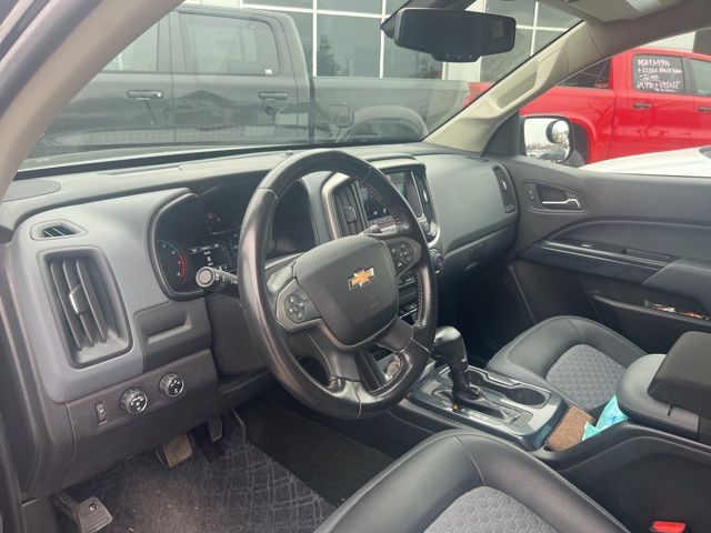 2015 Chevrolet Colorado Z71 photo 2