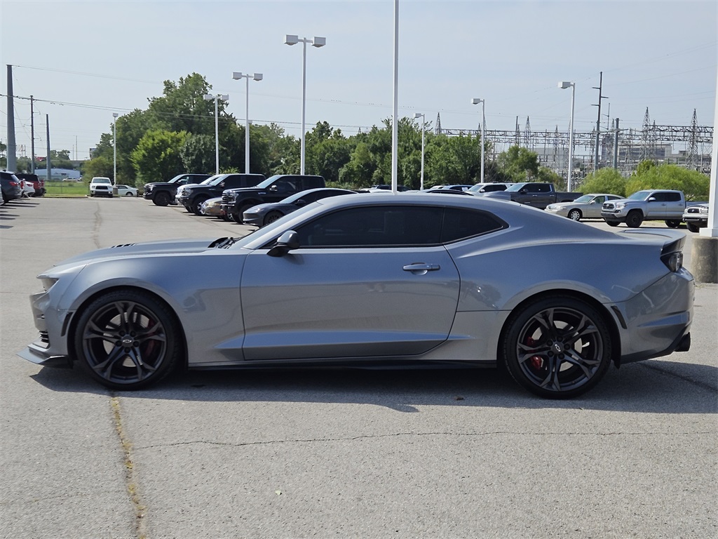 2021 Chevrolet Camaro 2SS Coupe photo 3