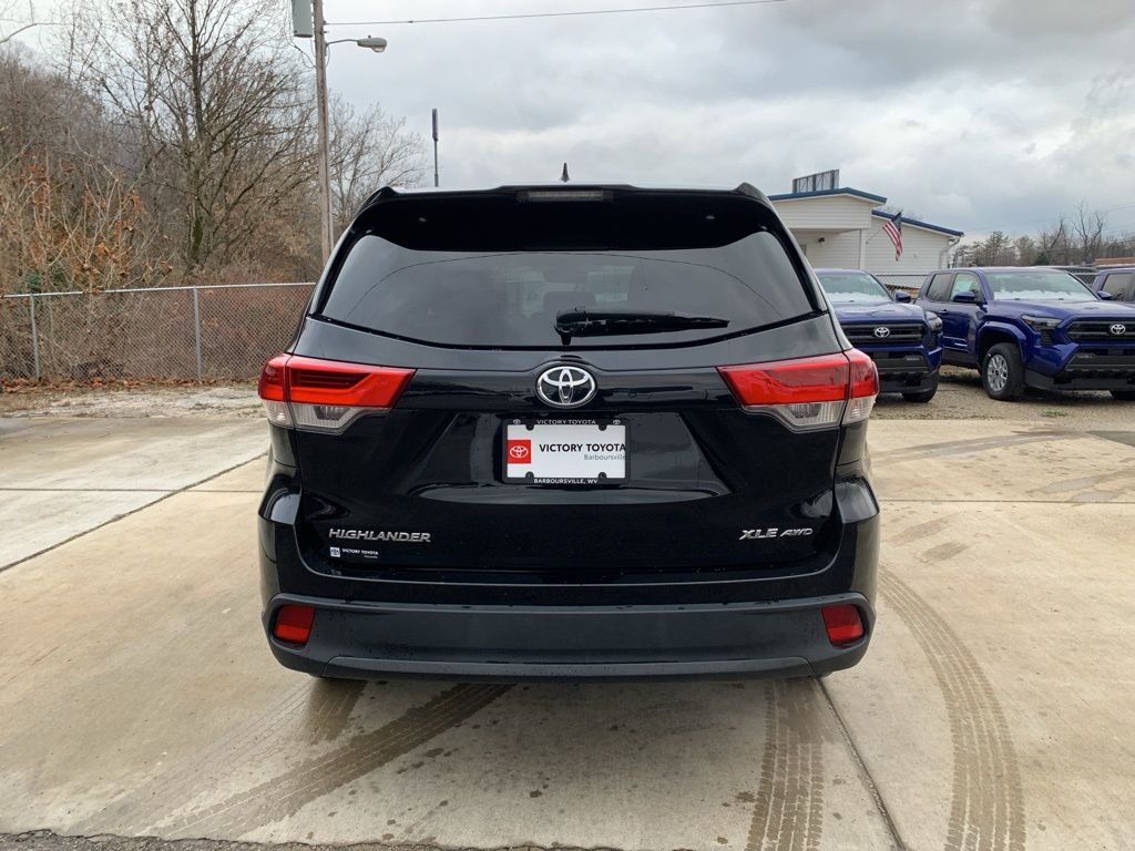2018 Toyota Highlander XLE photo 2