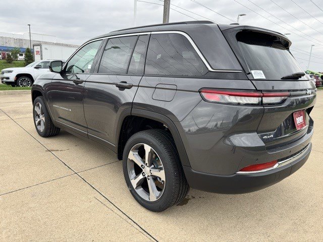 2025 Jeep Grand Cherokee Limited photo 4