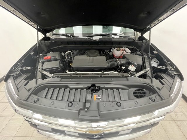 2025 Chevrolet Silverado 1500 LT photo 9