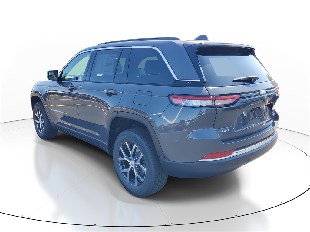 2025 Jeep Grand Cherokee Limited photo 3
