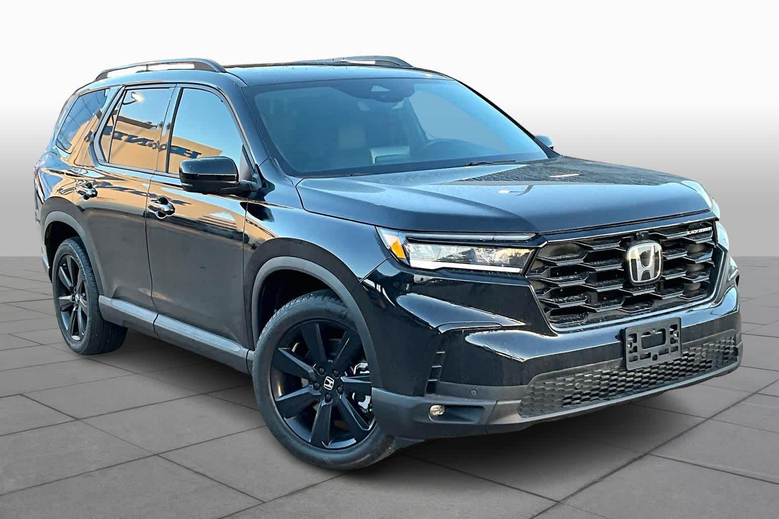 2025 Honda Pilot Black Edition photo 2