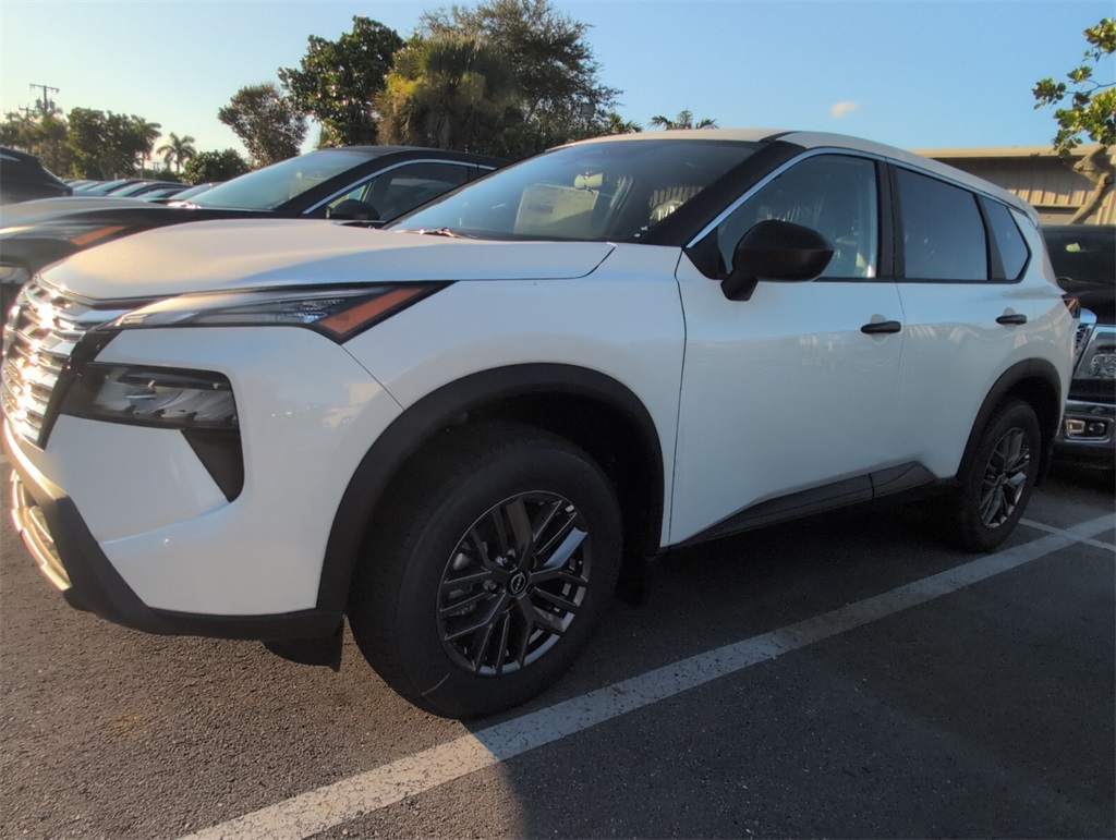 2025 Nissan Rogue S photo 4
