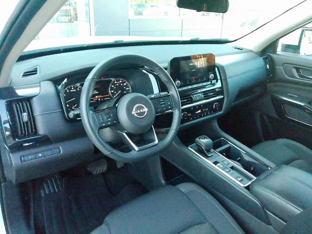 2023 Nissan Pathfinder SV photo 10