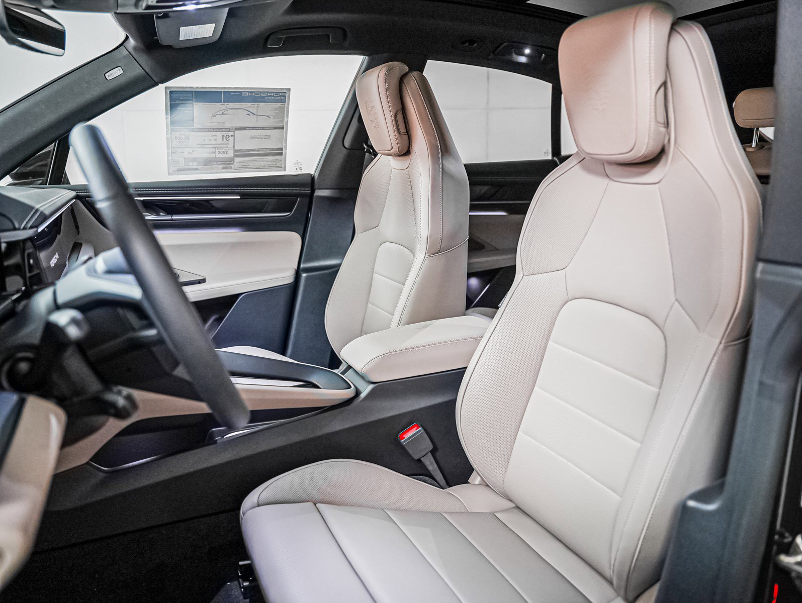 2025 Porsche Macan Electric photo 5