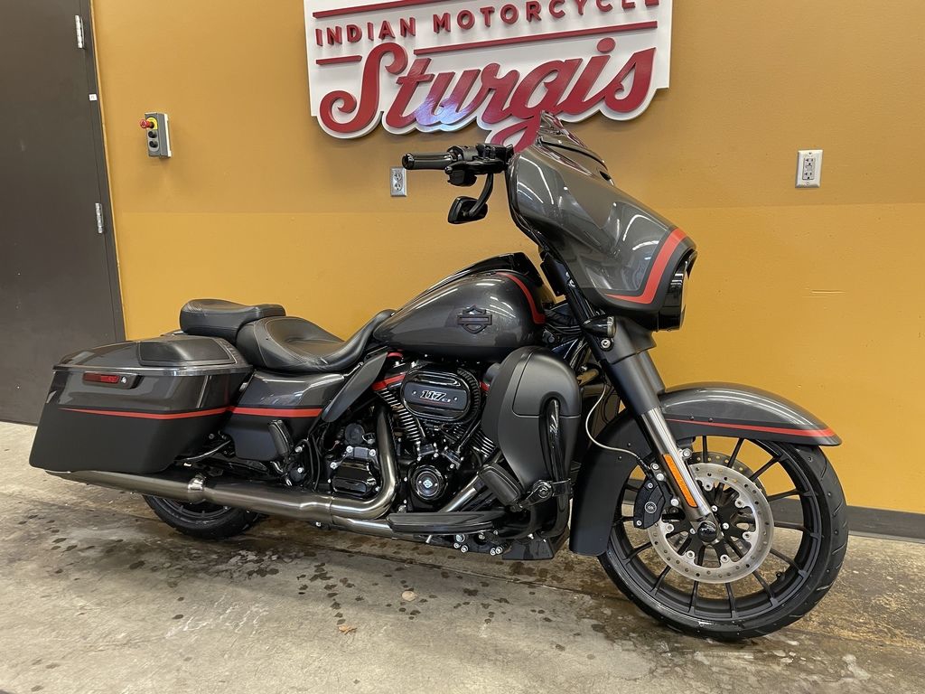 2018年式 CVO FLHXSE 一式 Pre-Owned 2018 Harley-Davidson® FLHXSE – CVO Street Glide in
