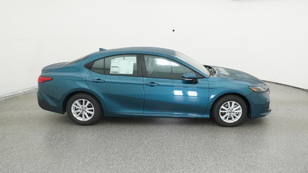 2026 Toyota Camry LE photo 25