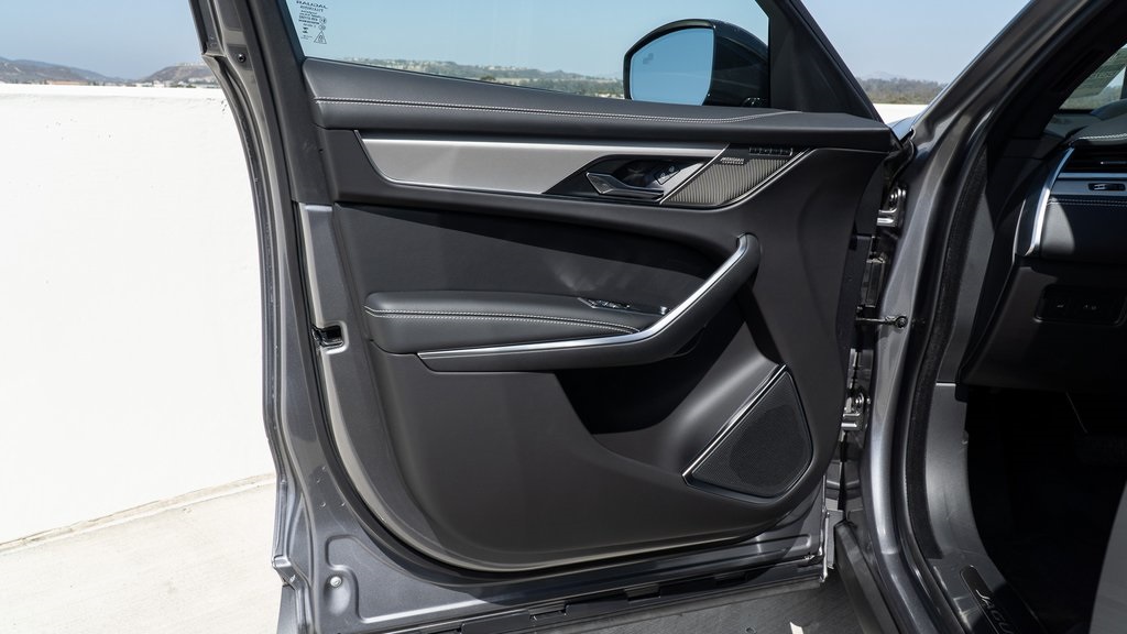 2025 Jaguar F-PACE P250 R-Dynamic S photo 10