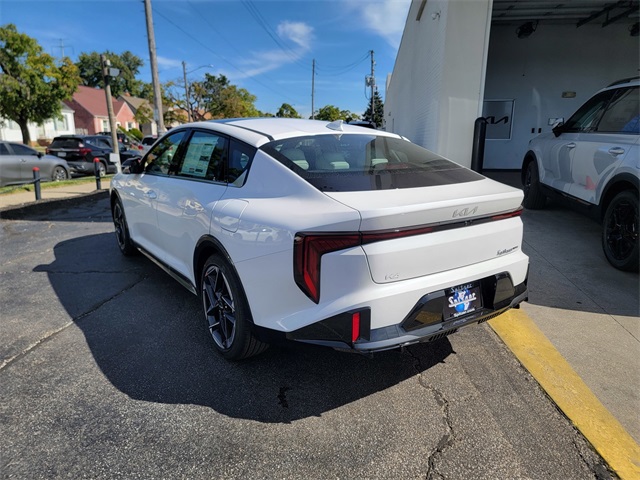 2025 Kia K4 GT-Line photo 5