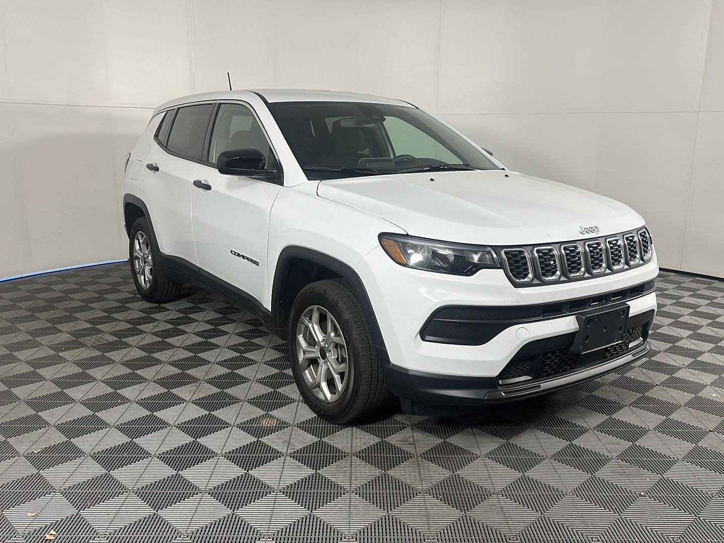 2025 Jeep Compass Sport photo 3