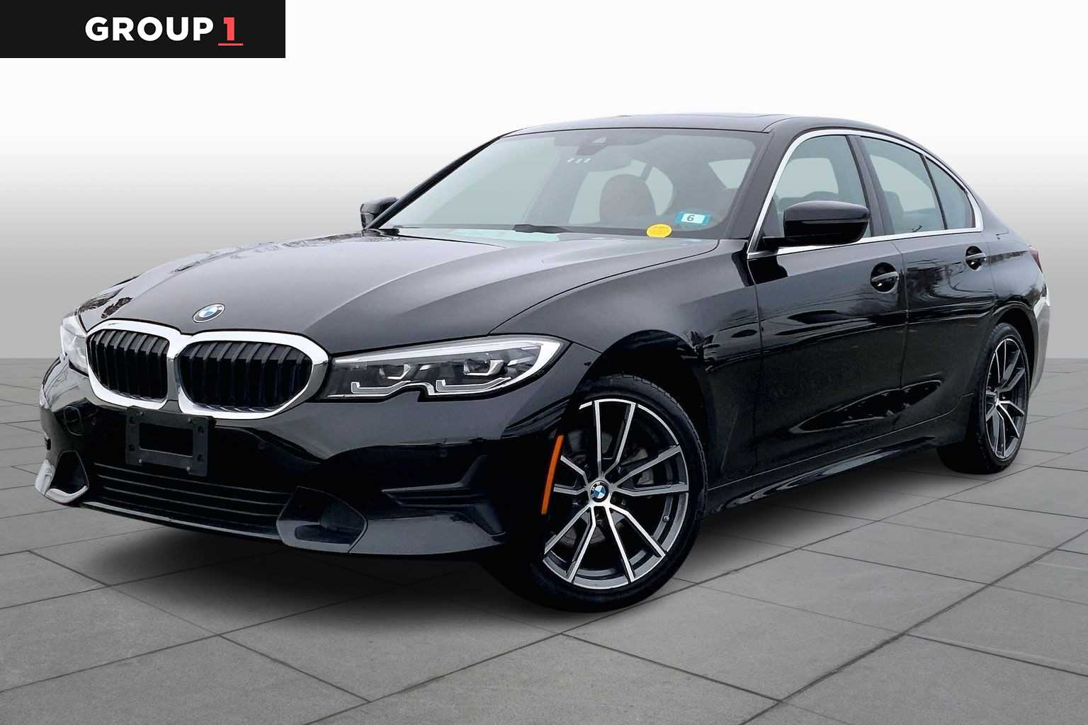 2022 BMW 3 Series 330i's photo