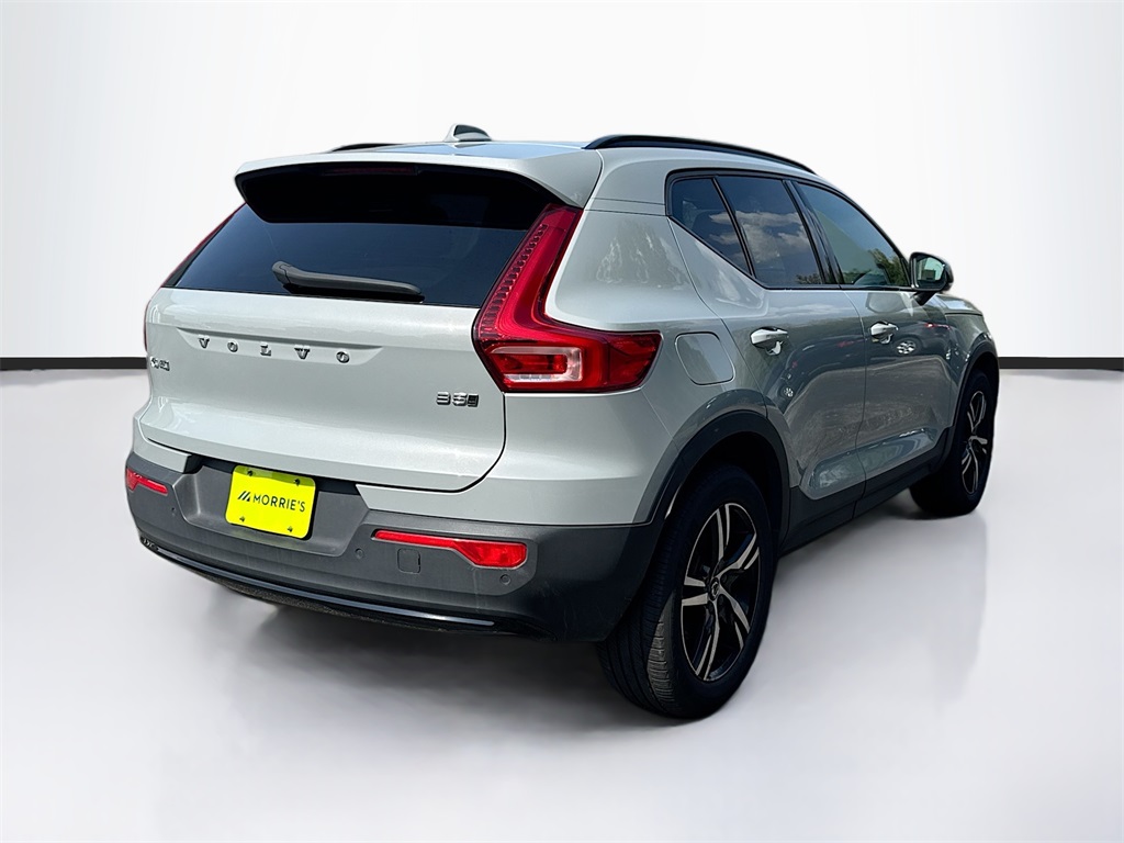 2024 Volvo XC40 Core photo 5
