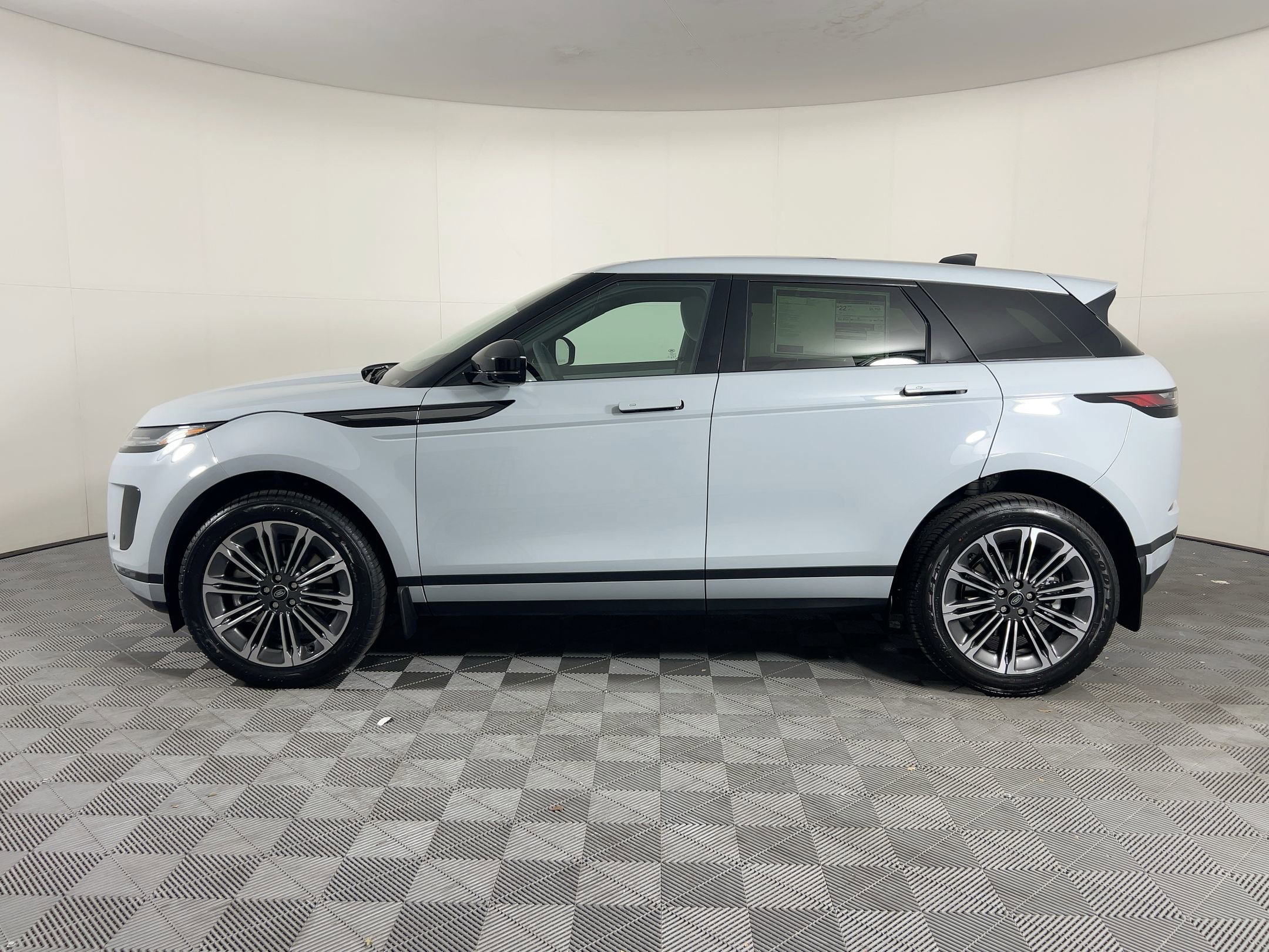 2026 Land Rover Range Rover Evoque S photo 2