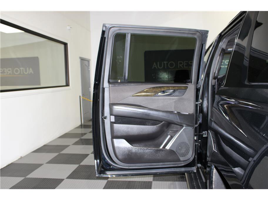 2016 Cadillac Escalade ESV Platinum photo 13