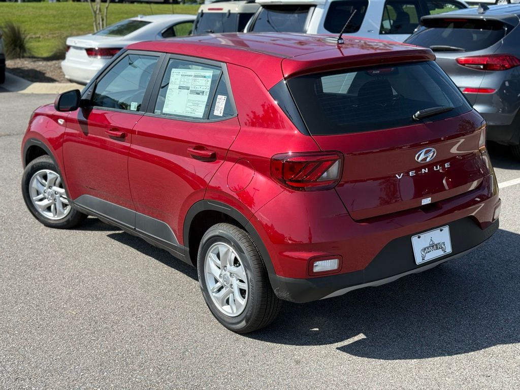 2025 Hyundai Venue SE photo 4